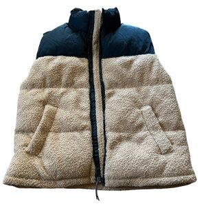 Wild fable Sherpa puffer vest